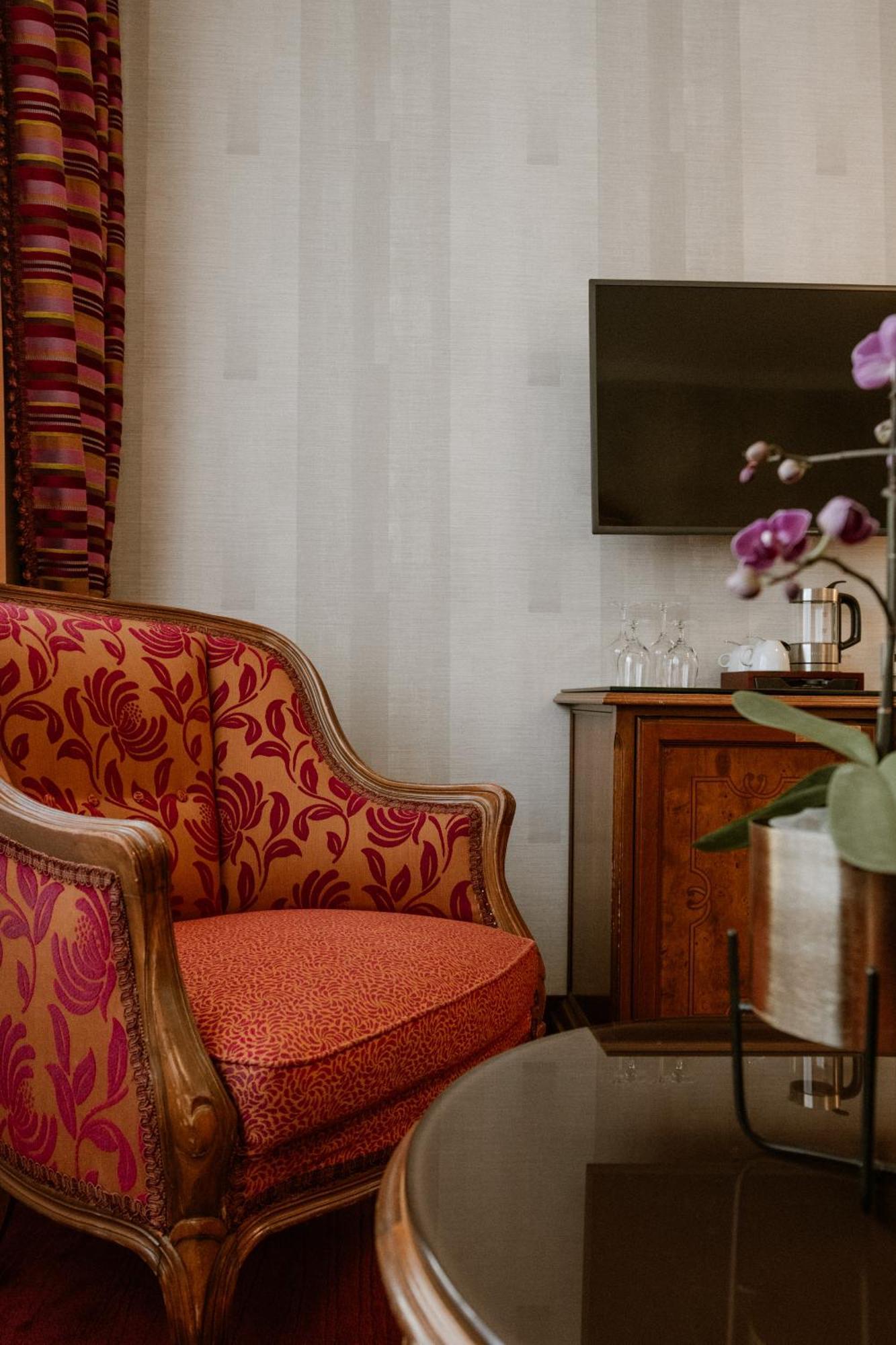 Hotel Stefanie 4*